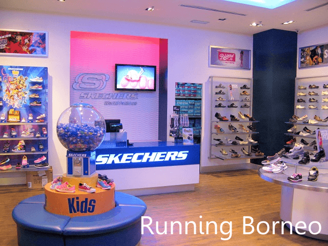 Skechers @ スリアサバ