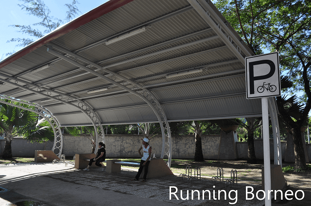 Lorong berbasikal dan jogging Taman Teluk Likas, Kota Kinabalu